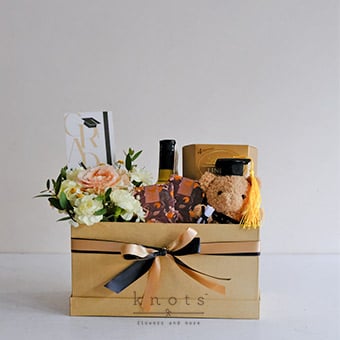 Laurel Bloom (Flowers and Gift)