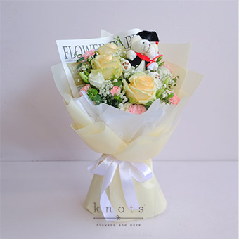 Rise to the Occasion (Peach Roses Graduation Bouquet)