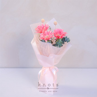 Chasse (3 Pink Gerbera Bouquet)