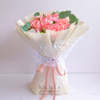 Gutsy Soul (12 Pink Ecuadorian Roses Bouquet)