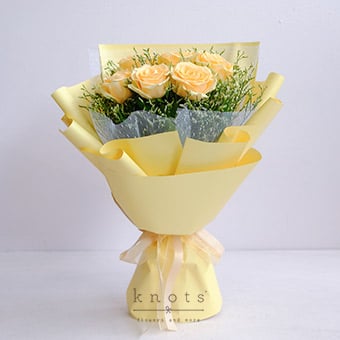 Abundant Shines (Peach Roses Bouquet)