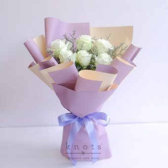 Vivacious Tender (White Roses Bouquet)
