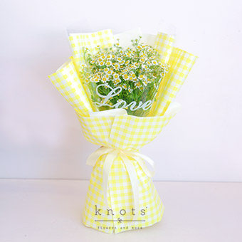 Love From The Star (Mini Daisies Bouquet)