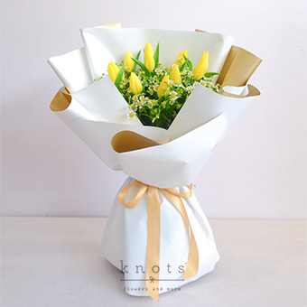 True Beauty (10 Yellow Tulips Bouquet)