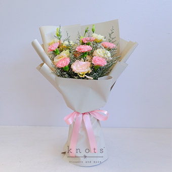 Marilyn (Pink Carnations Bouquet)