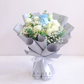 Blooming Blues (Powder Blue Ecuadorian Rose Bouquet)