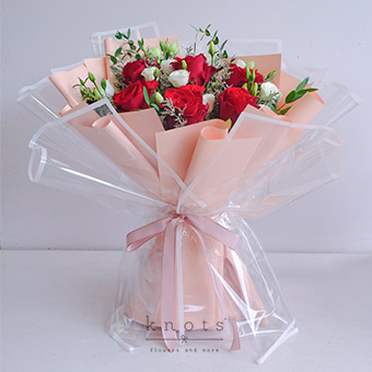 My Love is Infinite (6 Red Ecuadorian Roses Bouquet)