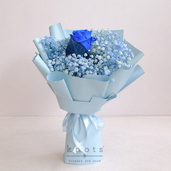 Dominique (Blue Ecuadorian Rose Bouquet)