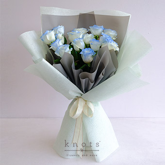 Blue Moon (15 White Roses Bouquet)