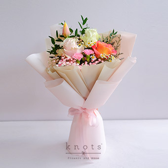 Seraphina (Mixed Colored Ecuadorian Roses Bouquet)