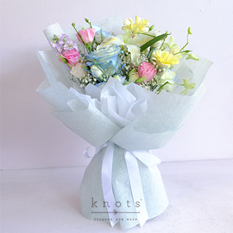 In Wonderland (Mixed Flowers Bouquet)