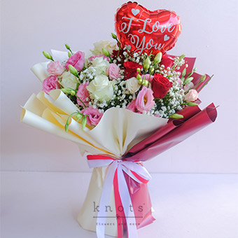 I Heart You (11 stalks White & Red Roses w/ Balloon Bouquet)