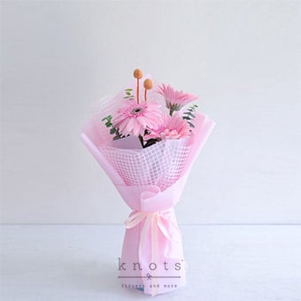 Chasse (3 Pink Gerbera Bouquet)