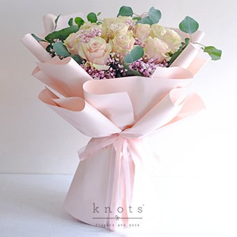 Love’s Essence (12 Pink Ecuadorian Roses Bouquet)