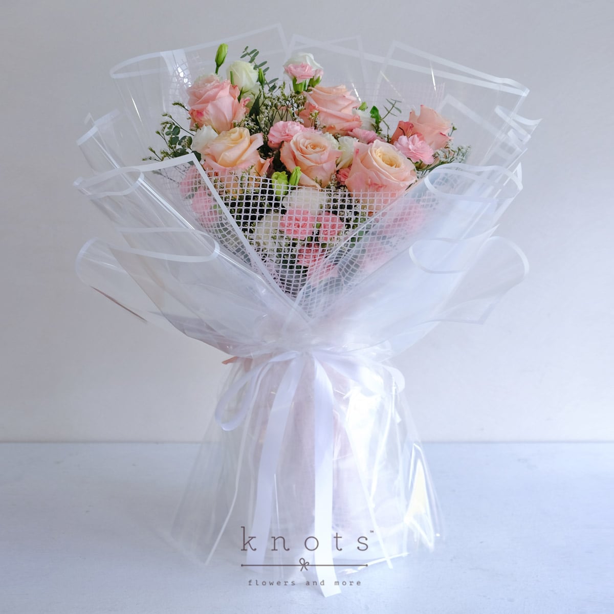 Love Statement (6 Peach Ecuadorian Roses Bouquet)