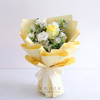 Happy Smiley Blooms (Yellow Rose Bouquet)