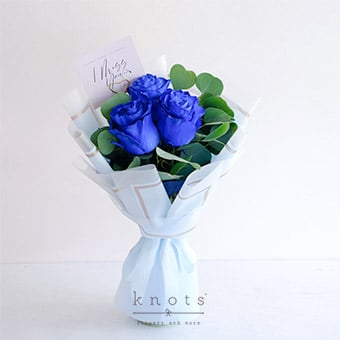 Sincere Emotion (Blue Ecuadorian Roses Bouquet)