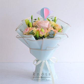 Cerulean Love (Peach Ecuadorian Rose Bouquet)