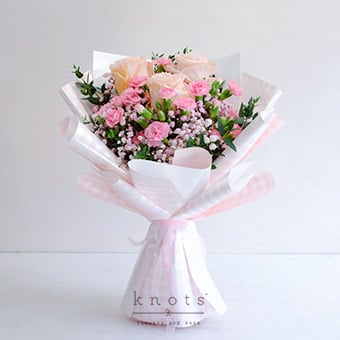 Sweet Caress (3 Peach Ecuadorian Roses Bouquet)