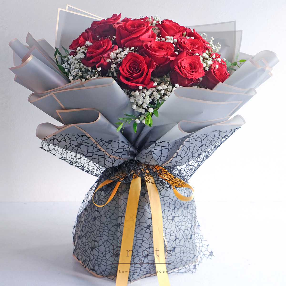 Never Let Go (18 stalks Red Ecuadorian Roses Bouquet)