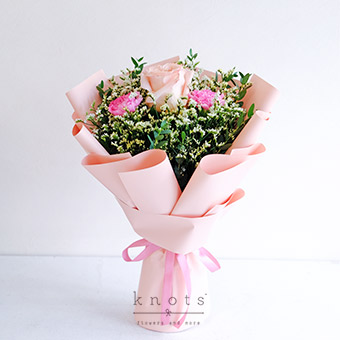 Gentle Love (Peach Ecuadorian Rose Bouquet)