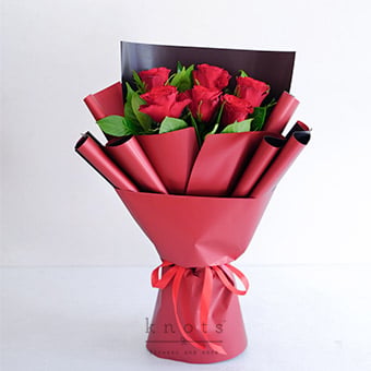Passionate Hearts (6 Red Roses Bouquet)
