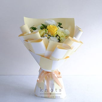 Be Bright (Yellow Rose Bouquet)