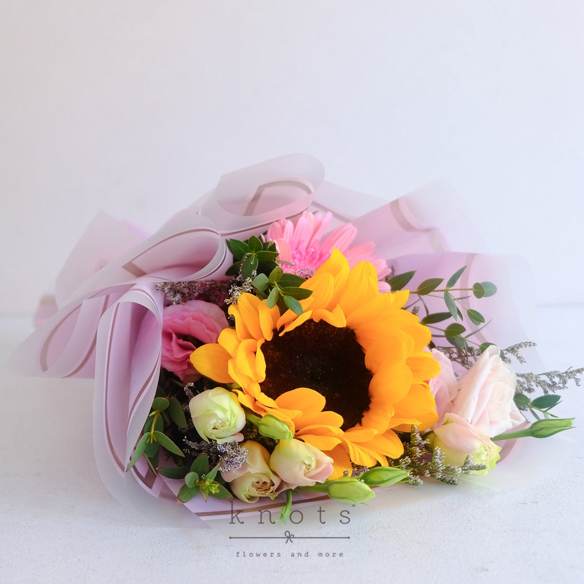BQ25115-Sunlit-Charm-Sunflower-and-Gerbera-BouquetA_1200