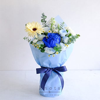 Serene Swirl (Blue Ecuadorian Rose and White Gerbera Bouquet Arrangement)