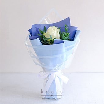 Simple Days (White Ecuadorian Rose Bouquet)
