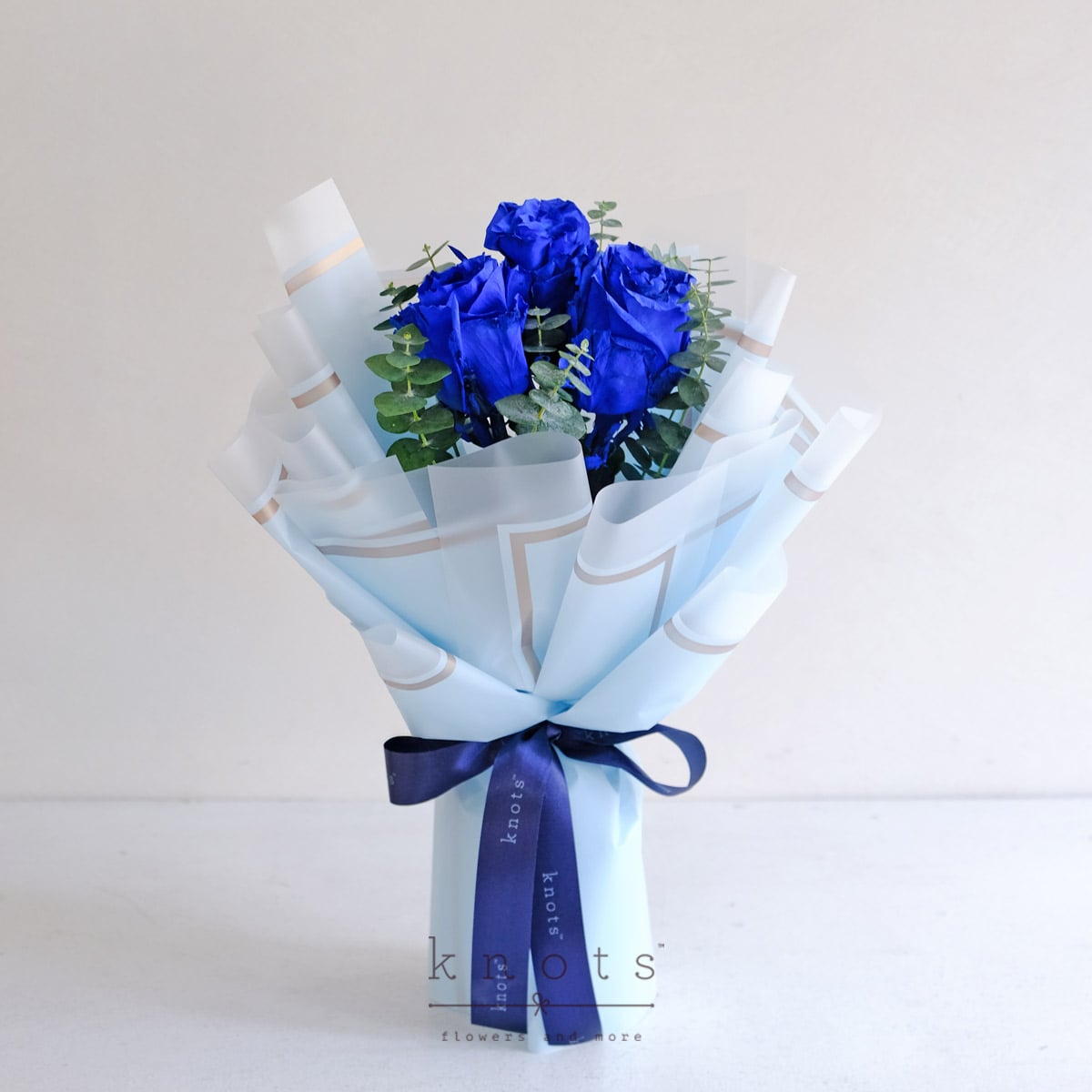 Only Love (3 Blue Ecuadorian Roses Bouquet) 