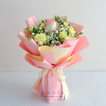 Alana (Two-Toned Pink Rose Bouquet)