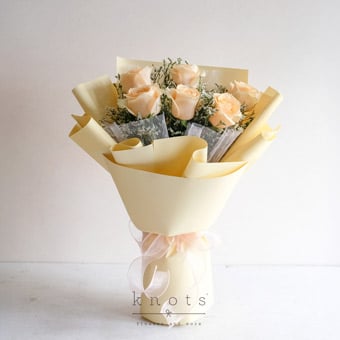 Abundant Shines (Peach Roses Bouquet)