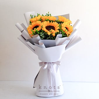 Sweet Loyal (Sunflower Bouquet)