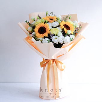Daylight (3 Sunflower Bouquet)