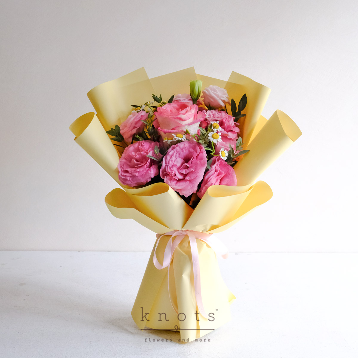 Electric Daisy (Two-toned Pink Rose Bouquet)