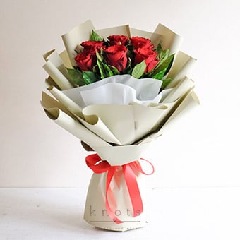 Scarlet Harmony (6 Red Roses Bouquet)