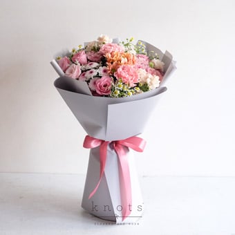 Blushing Muse (Mixed Flower Bouquet)