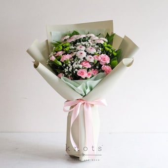 Mum Kisses (Mixed Chrysanthemums Bouquet)