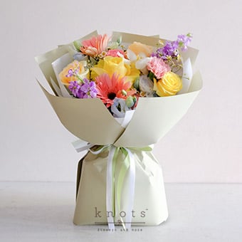 Palette in Bloom (Mixed Flowers Bouquet)