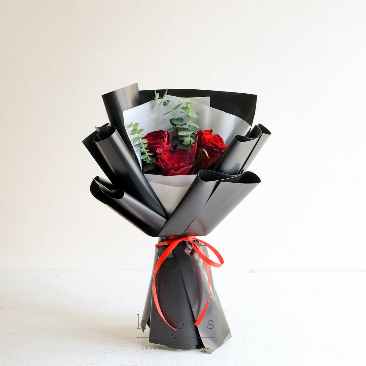 Velvet Midnight (3 Red Roses Bouquet)