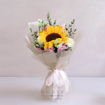 Joyous Smile (Sunflower Bouquet)