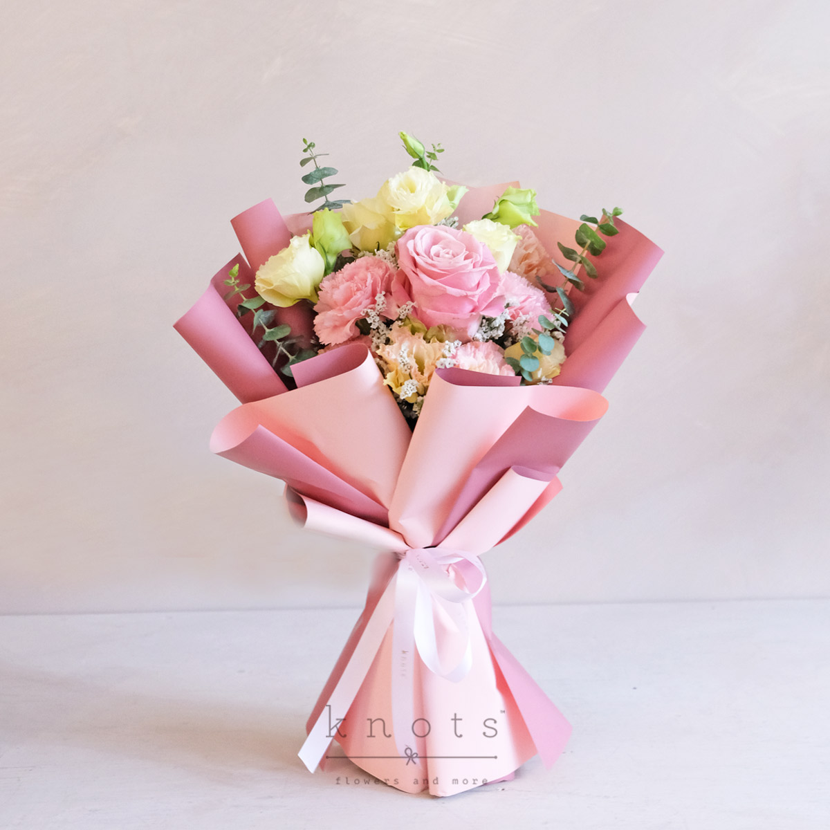 Her Smile (Rose Bouquet)