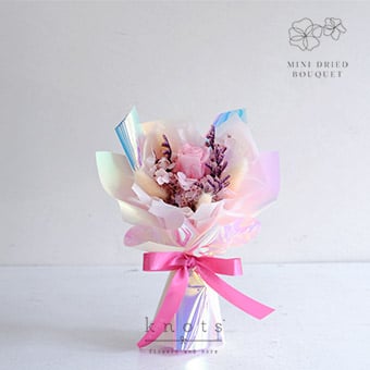Aurora Charm (Mini Dried Bouquet)