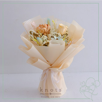 Light & Love (Preserved and Dried Bouquet)