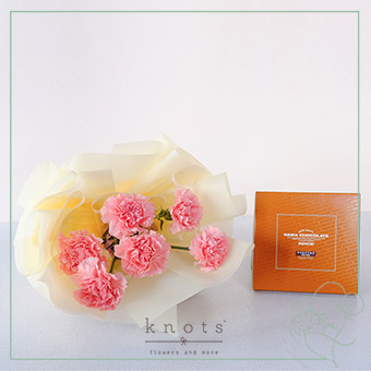 Melting Moments (Pink Carnation Bouquet with Chocolate)