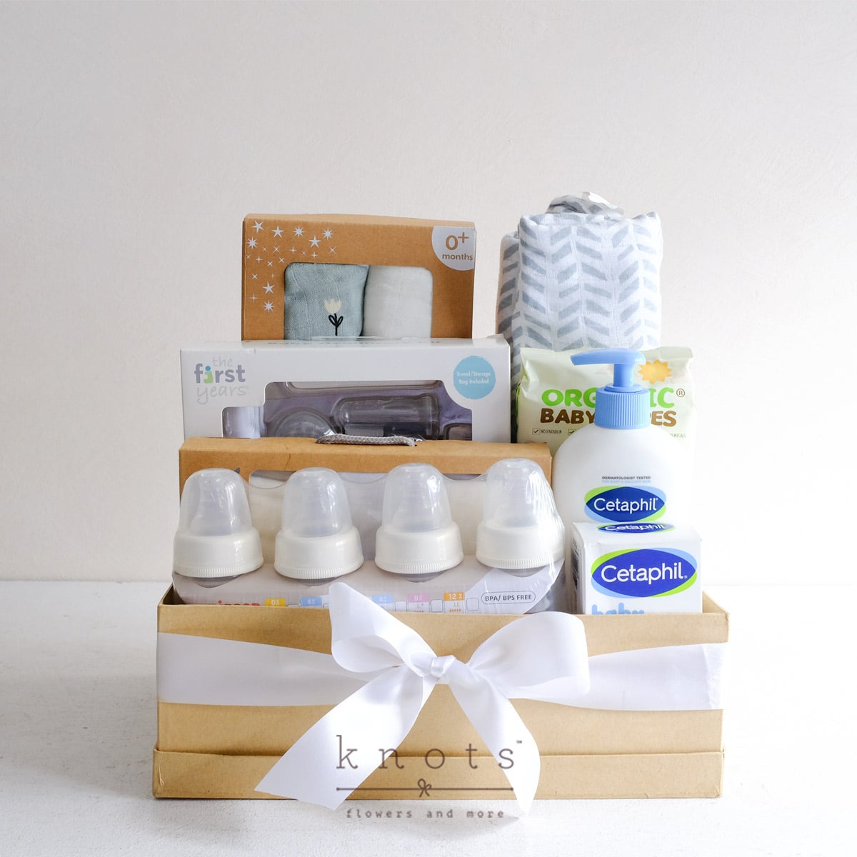 Tiny Hugs (Newborn Gift Hamper)