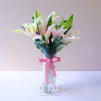 Lily Love (Lily Arrangement)
