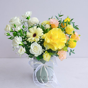 Dorothea (Mixed Flowers Arrangement)