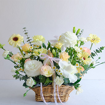 Sunlit Dream (Ranunculus Flower Arrangement)